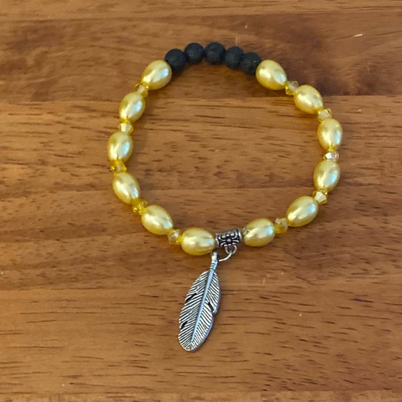 NEW Yellow Glass faux pearl essential oil crystal bracelet - Picture 3 of 5